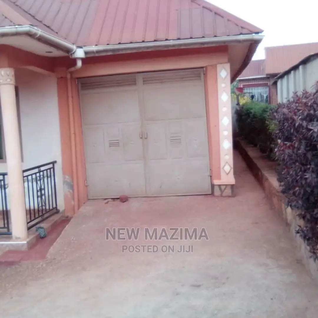 3bdrm Bungalow in Namasuba Ndejje, Division a for Sale