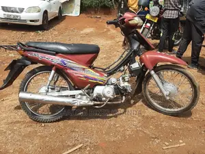Suzuki GS 2017 Red