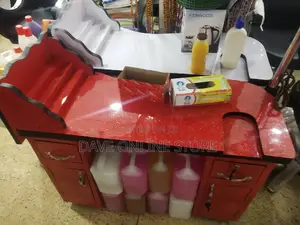 Manicure Nail Table