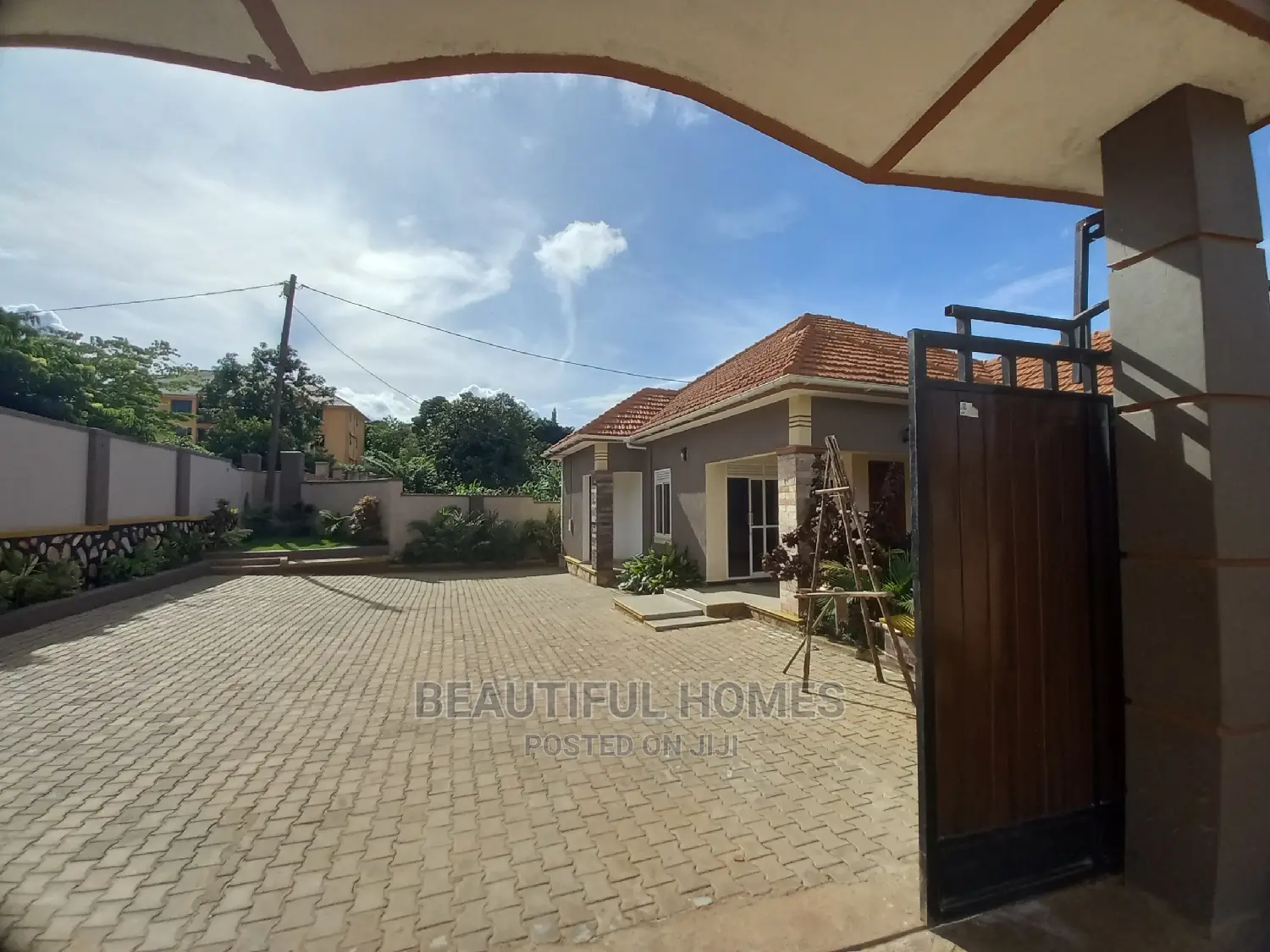 Furnished 4bdrm House in Kira Mamerito for Sale