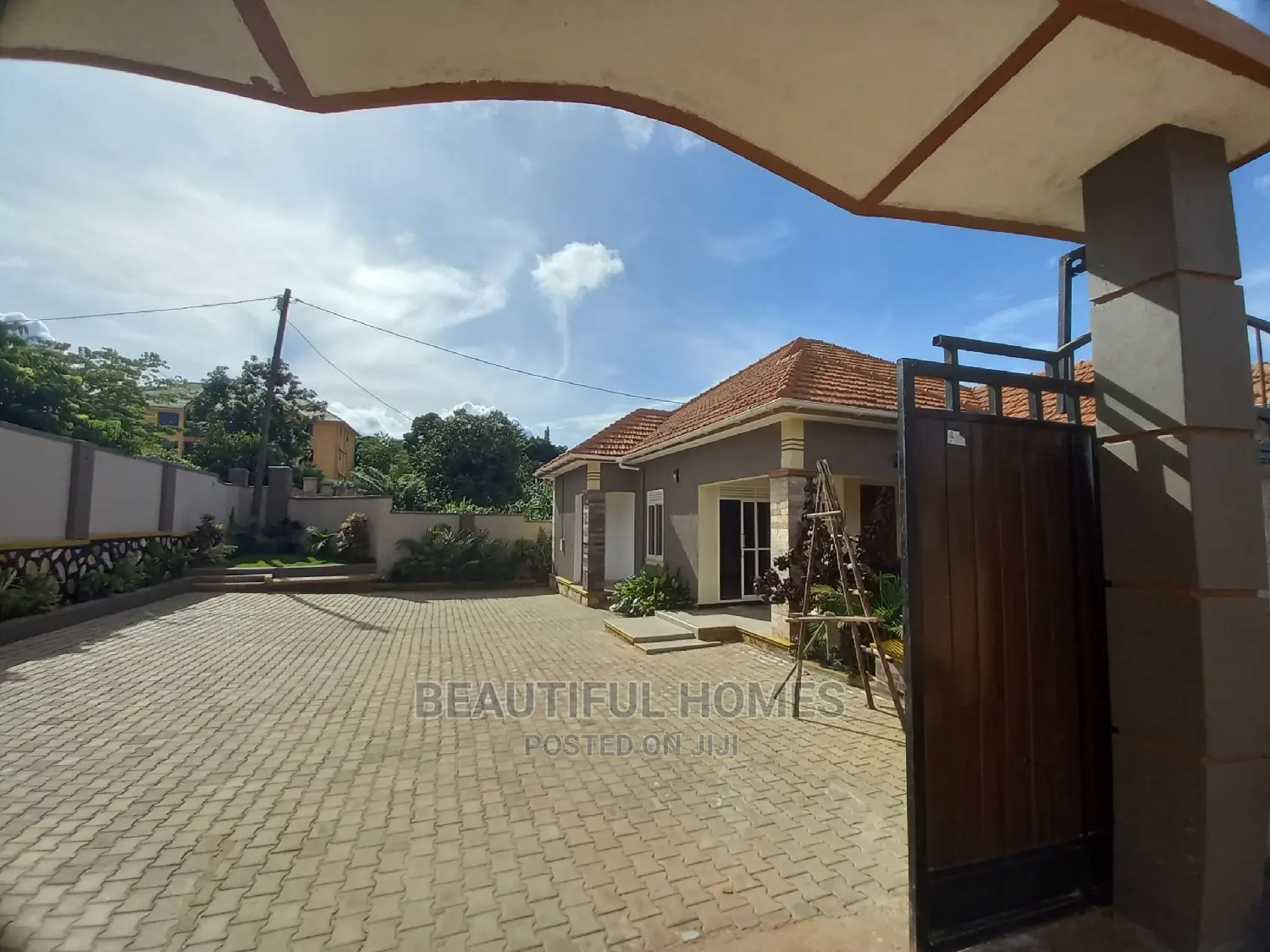 Furnished 4bdrm House in Kira Mamerito for Sale