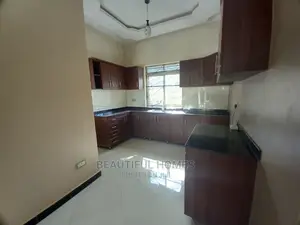 Furnished 4bdrm House in Kira Corporate Zone for Sale