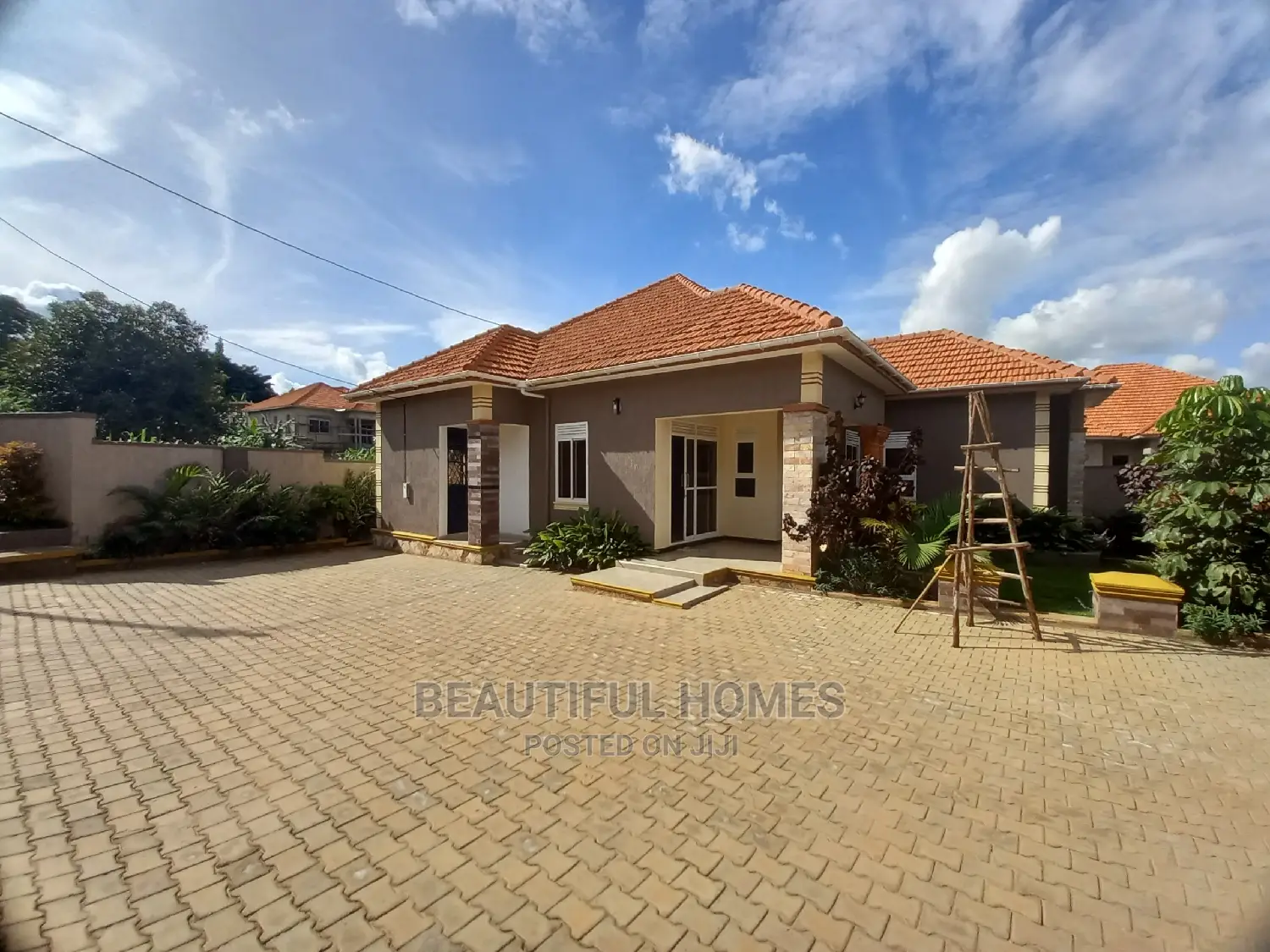 Furnished 4bdrm Bungalow in Kira Rich for Sale