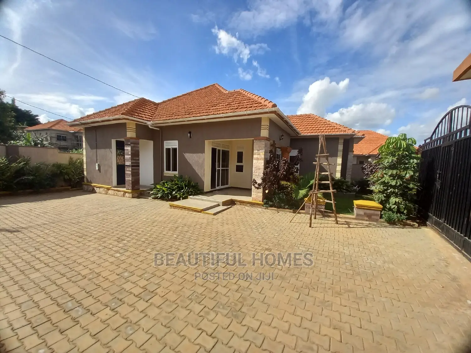 Furnished 4bdrm Bungalow in Kira Rich for Sale