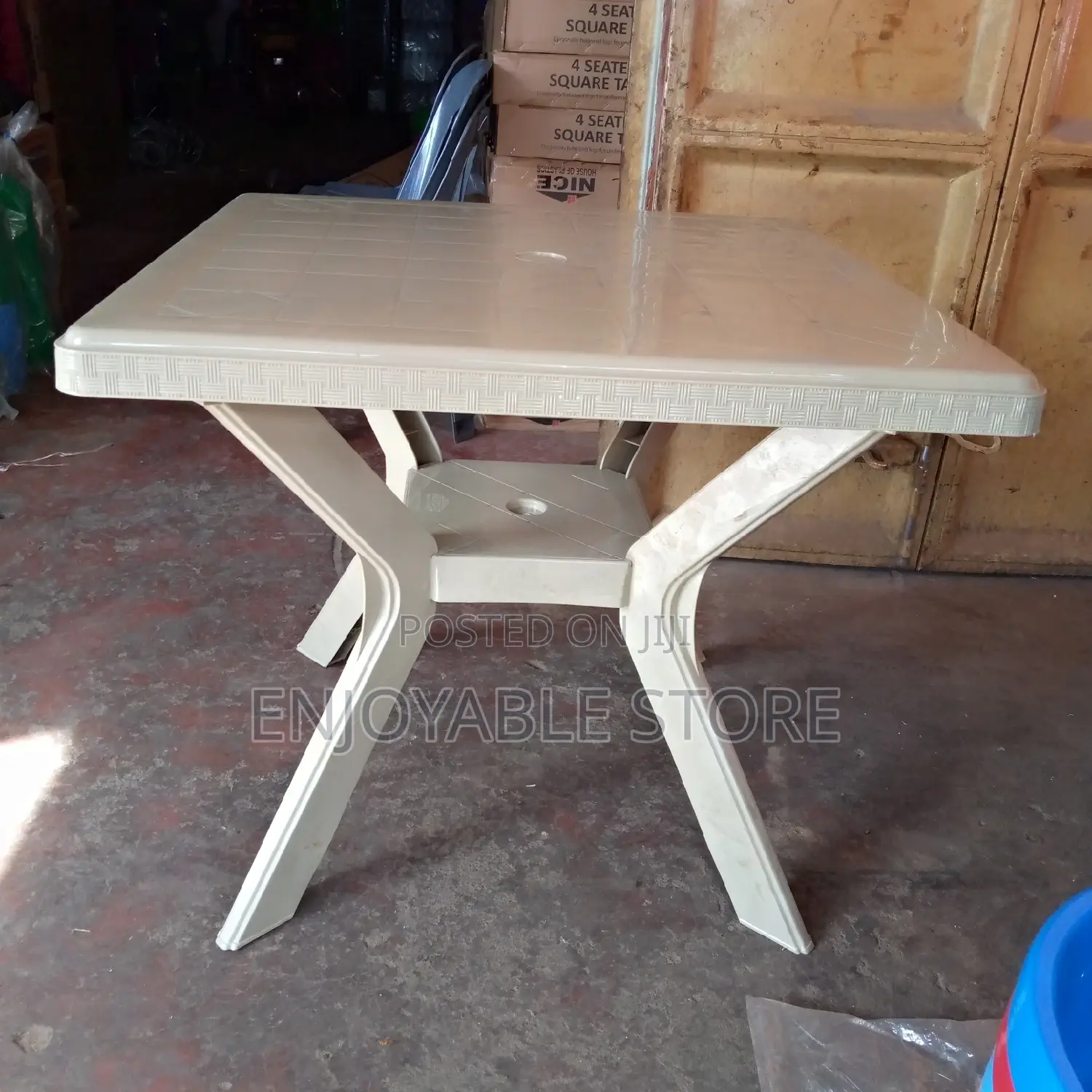 Plastic Nice Square Table