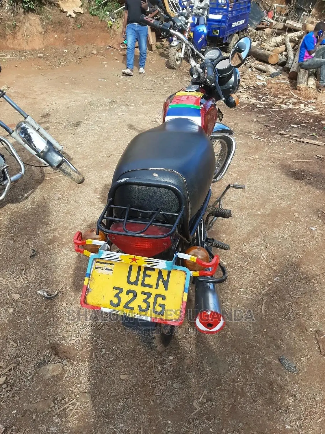 Bajaj Boxer 100 2019 Yellow
