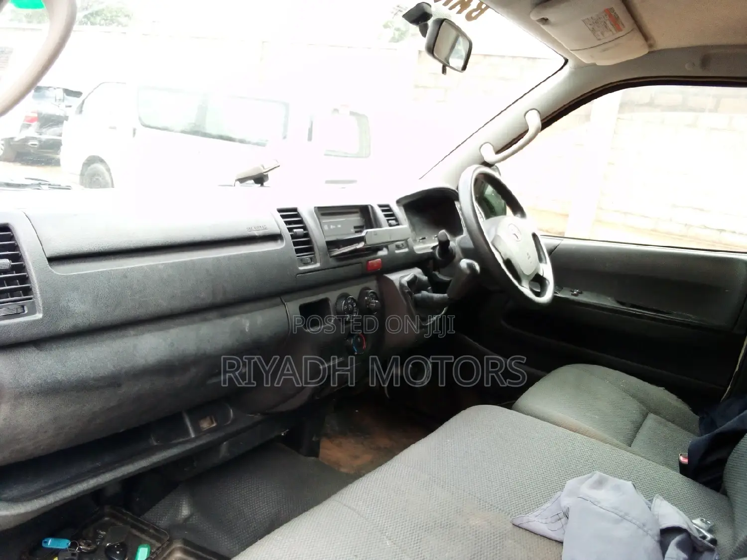 Toyota Hiace 2014 White