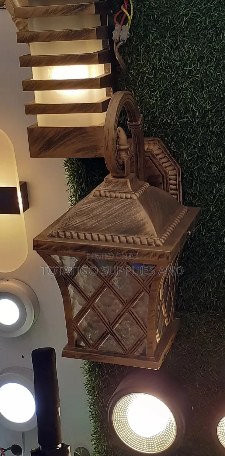 Strong Bulb Holder