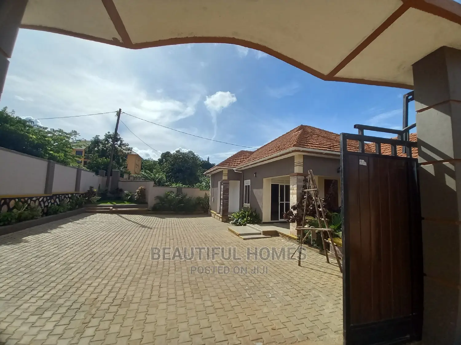 Furnished 4bdrm House in Kira Executive for Sale