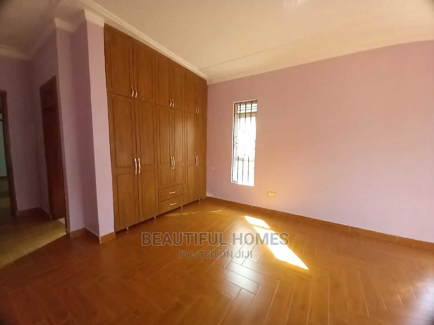 Furnished 4bdrm Bungalow in Kira Gated Estate for Sale