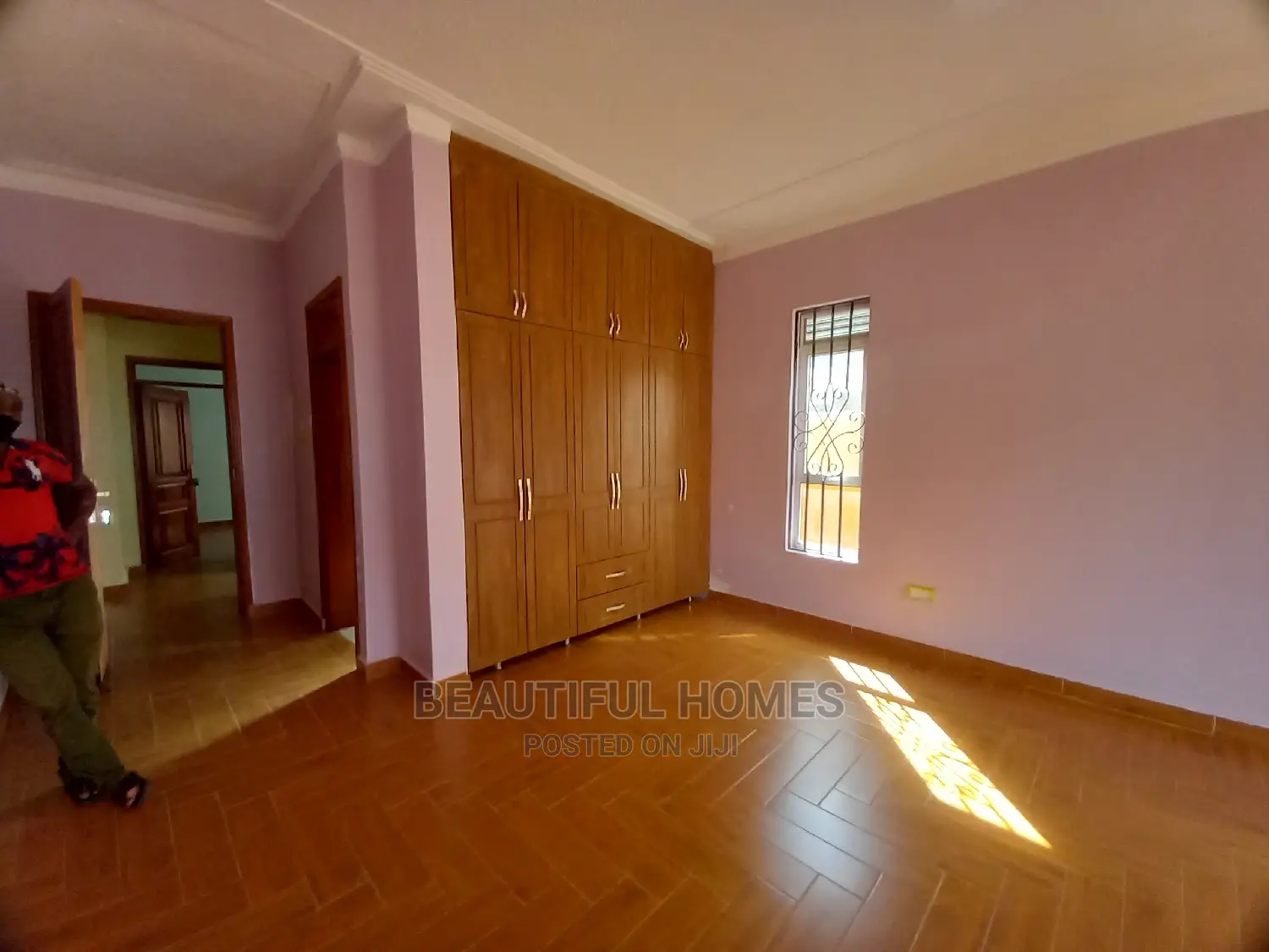 Furnished 4bdrm Bungalow in Kira Mamerito Rich for Sale