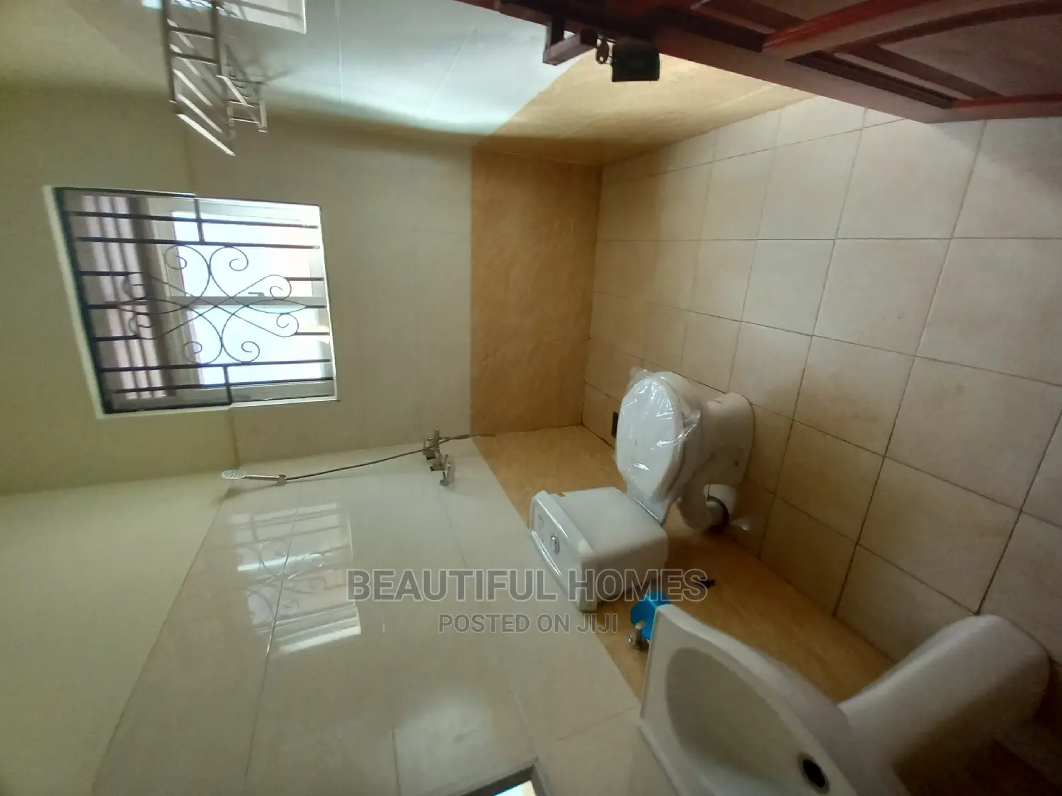 Furnished 4bdrm Bungalow in Kira Mamerito Rich for Sale