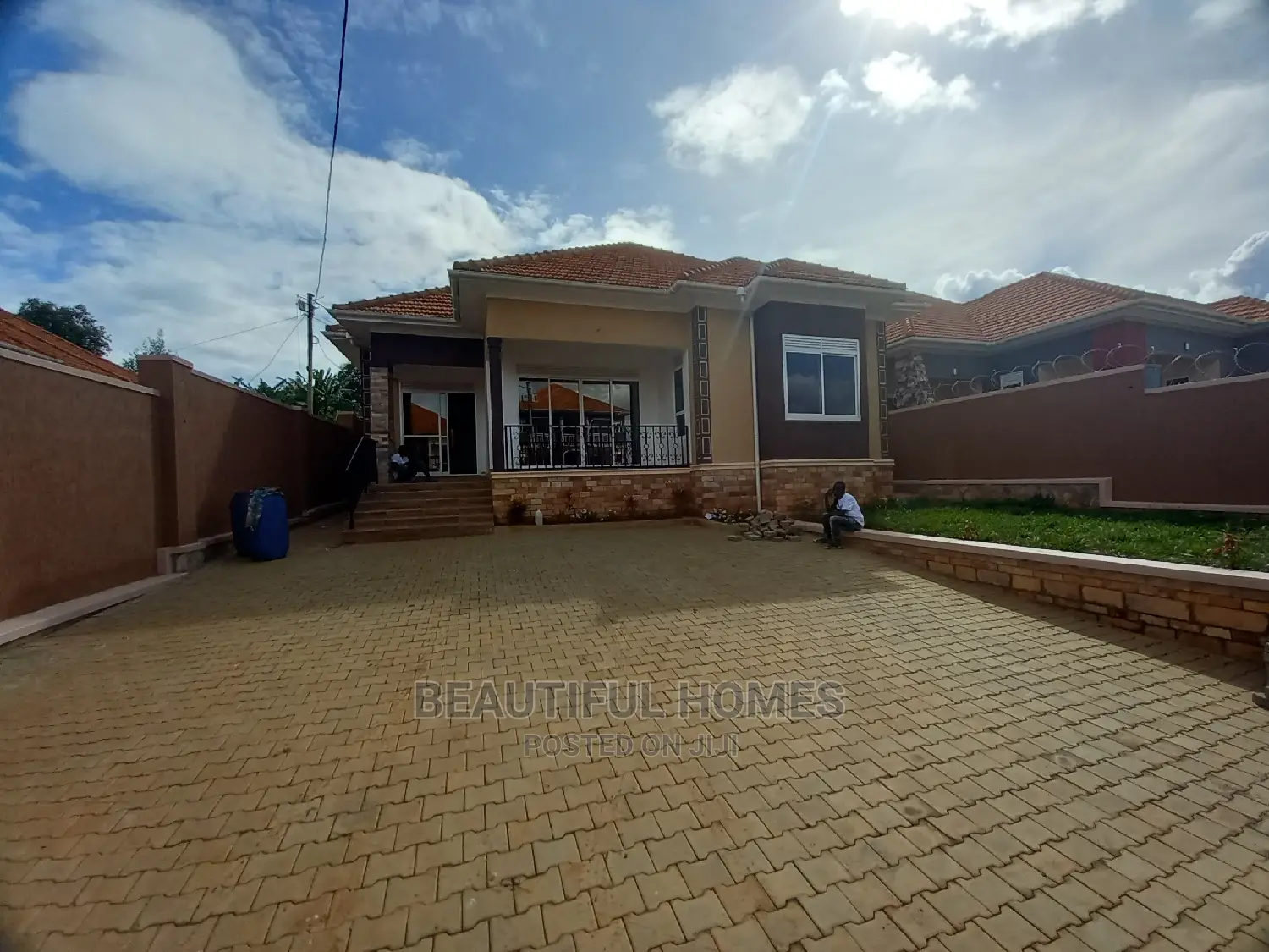 Furnished 4bdrm Bungalow in Kira Mamerito Rich for Sale