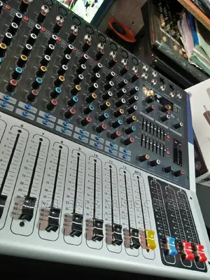 Yamaha Kv-120 Amp Mixer 12channels