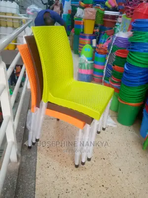 Class Plastic Chair With Metallic Legs