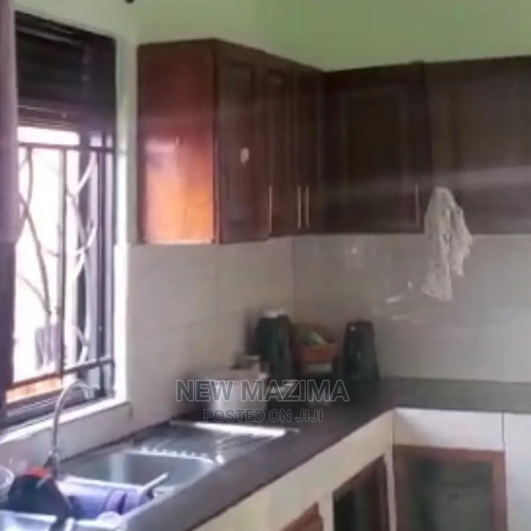 3bdrm Bungalow in Salaama Munyonyo, Division a for Sale
