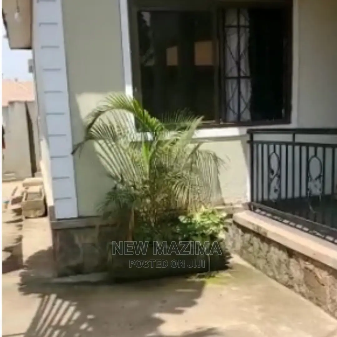 3bdrm Bungalow in Salaama Munyonyo, Division a for Sale