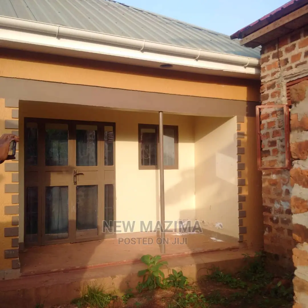 2bdrm House in Kawempe Kawanda, Division a for Sale