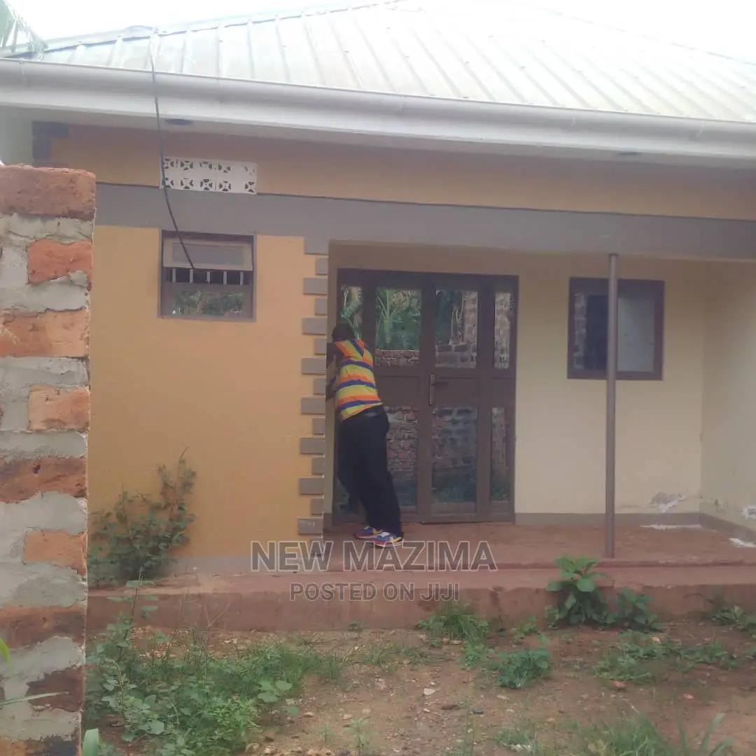 2bdrm House in Kawempe Kawanda, Division a for Sale