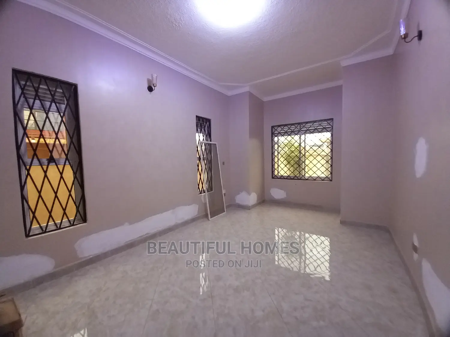 Furnished 4bdrm Bungalow in Kira Corporate for Sale