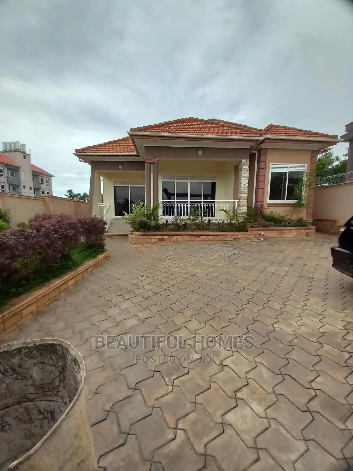 Furnished 4bdrm Bungalow in Kira Corporate for Sale