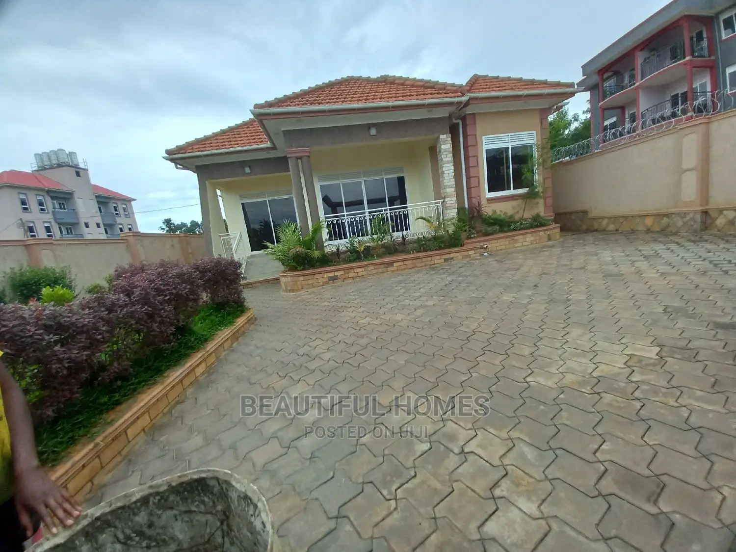 Furnished 4bdrm Bungalow in Kira Executive for Sale