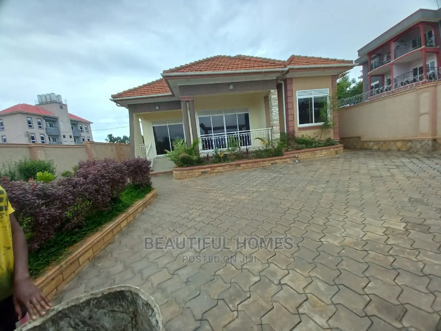 Furnished 4bdrm House in Kira 1 for Sale