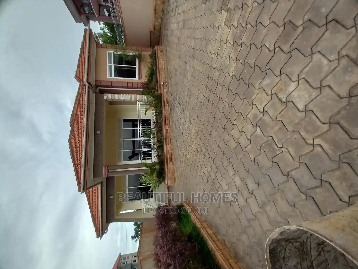 Furnished 4bdrm House in Kira 1 for Sale