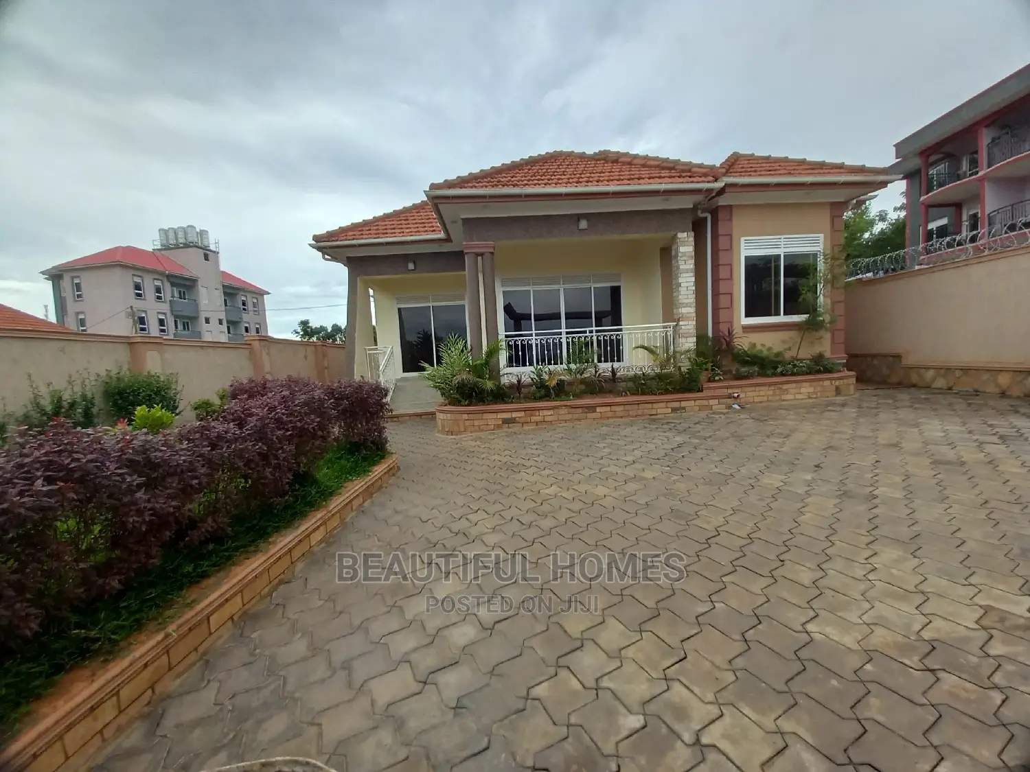 Furnished 4bdrm Bungalow in Kira First Class for Sale