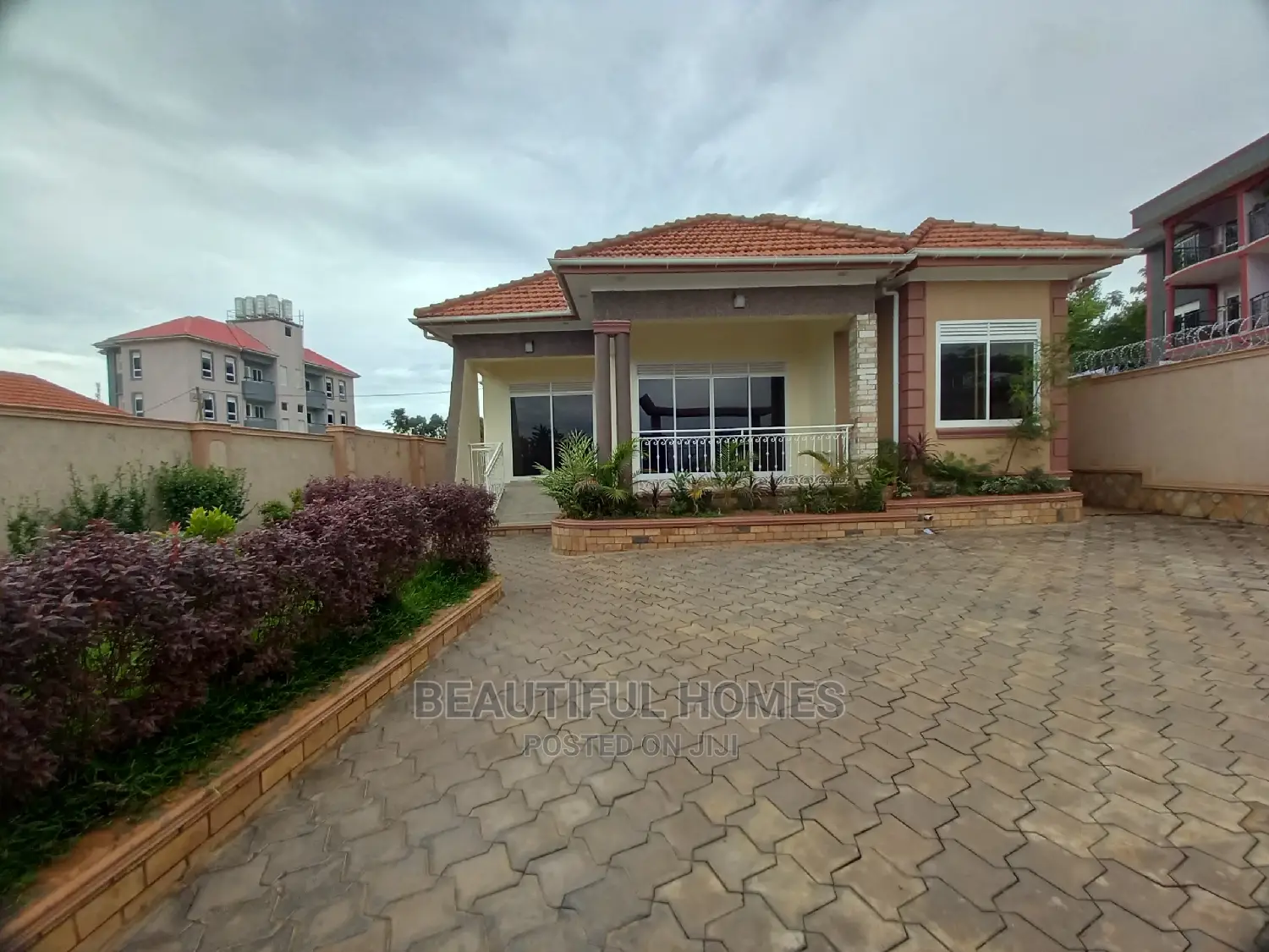 Furnished 4bdrm Bungalow in Kira First Class for Sale