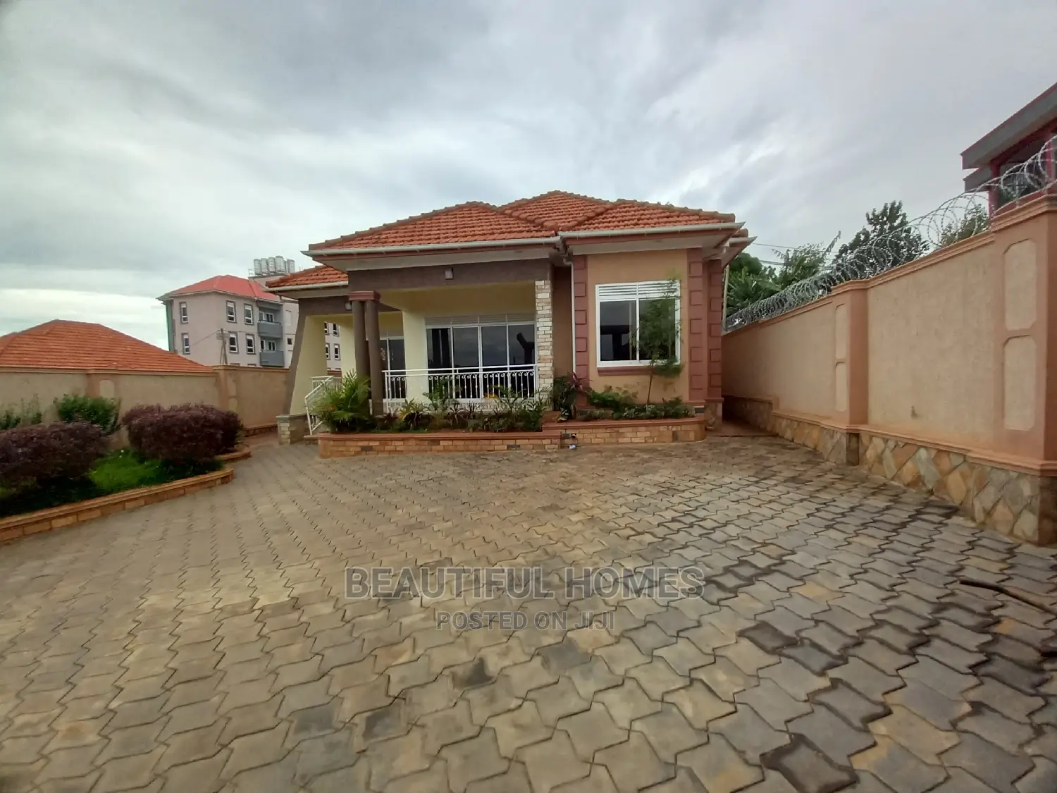 Furnished 4bdrm Bungalow in Kira First Class for Sale