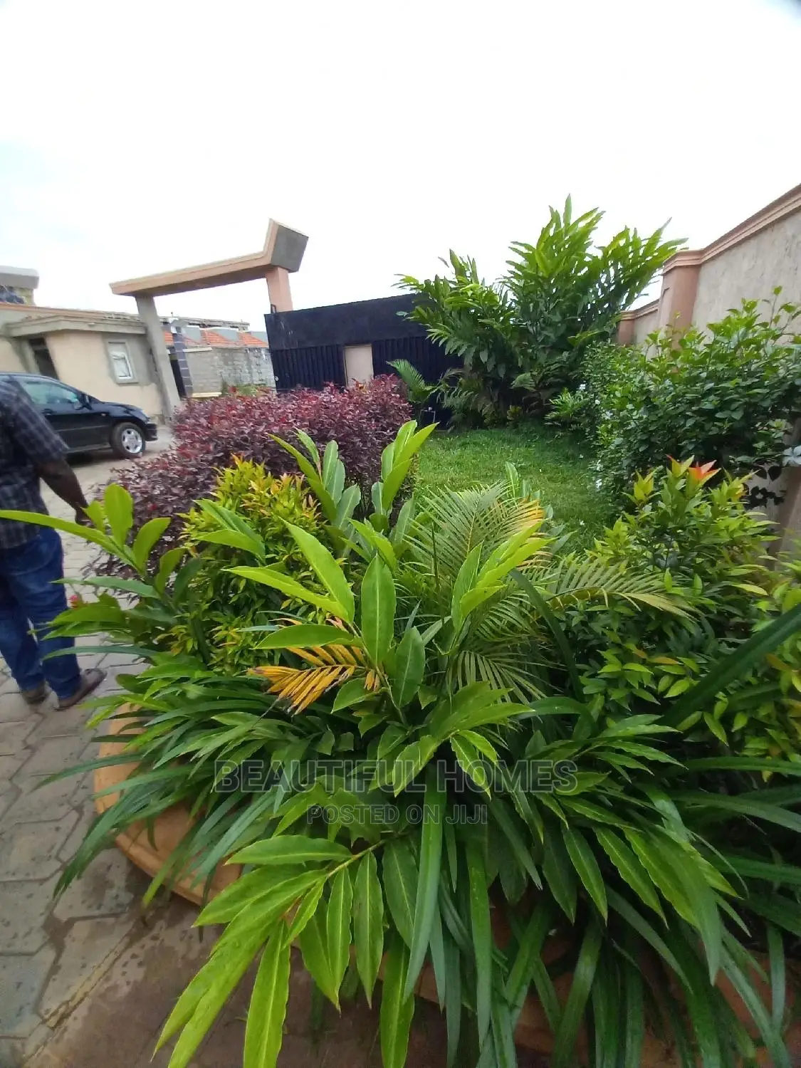 Furnished 4bdrm House in Kira for Sale