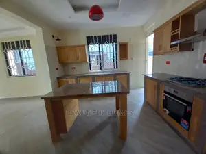 Furnished 5bdrm Duplex in Kira Mamerito Road for Sale