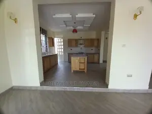 Furnished 5bdrm House in Kira Tarmack Access for Sale