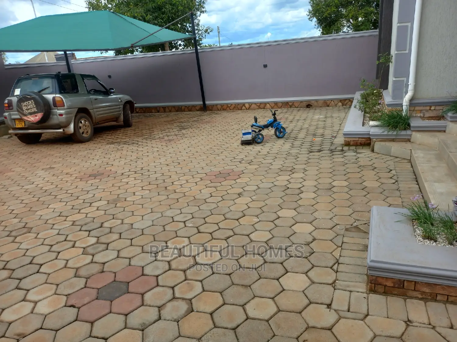 Furnished 4bdrm House in Nakwero Corporate, Kira for Sale