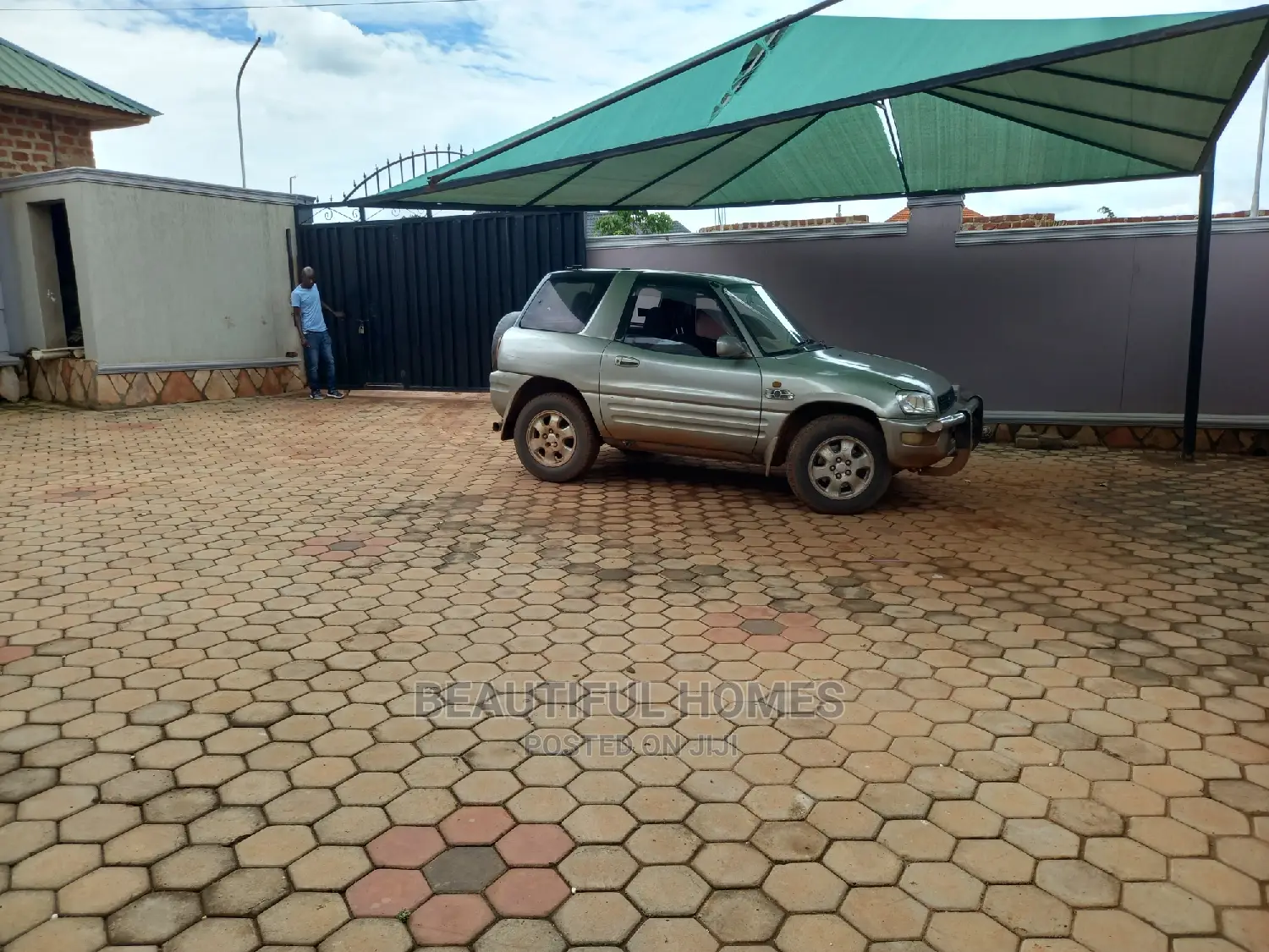Furnished 4bdrm Bungalow in Kira Nakwero One for Sale