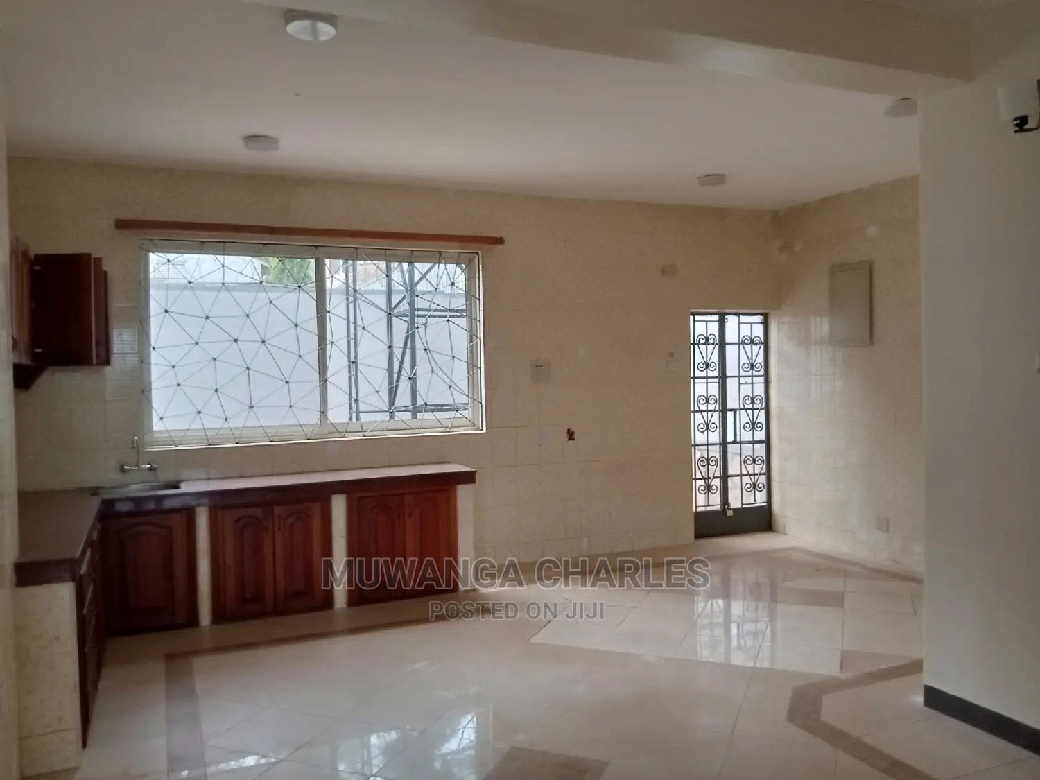 7bdrm Duplex in Fs Properties Ltd, Central Division for Rent