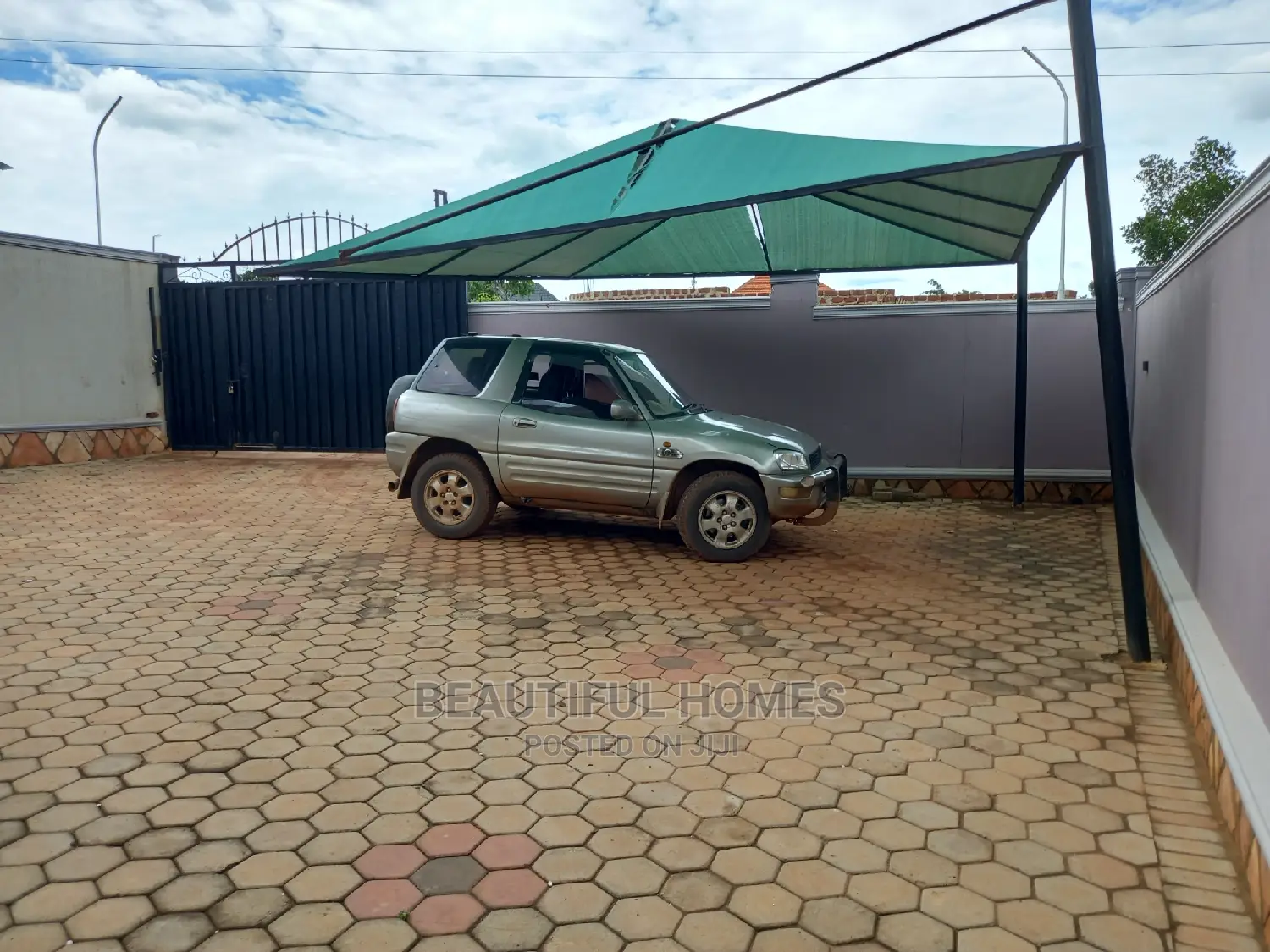 Furnished 4bdrm Bungalow in Kira Nakwero Posh for Sale
