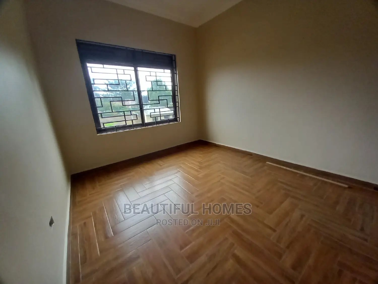 Furnished 6bdrm Duplex in Najjera Tarmacked, Central Division for Sale