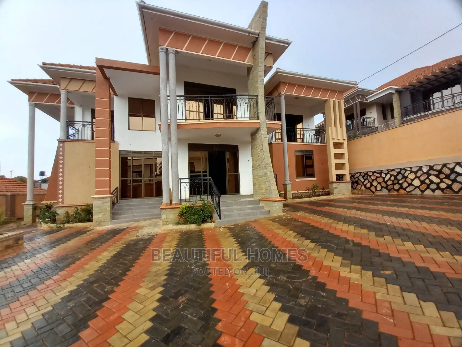 Furnished 6bdrm Mansion in Najjera, Central Division for Sale