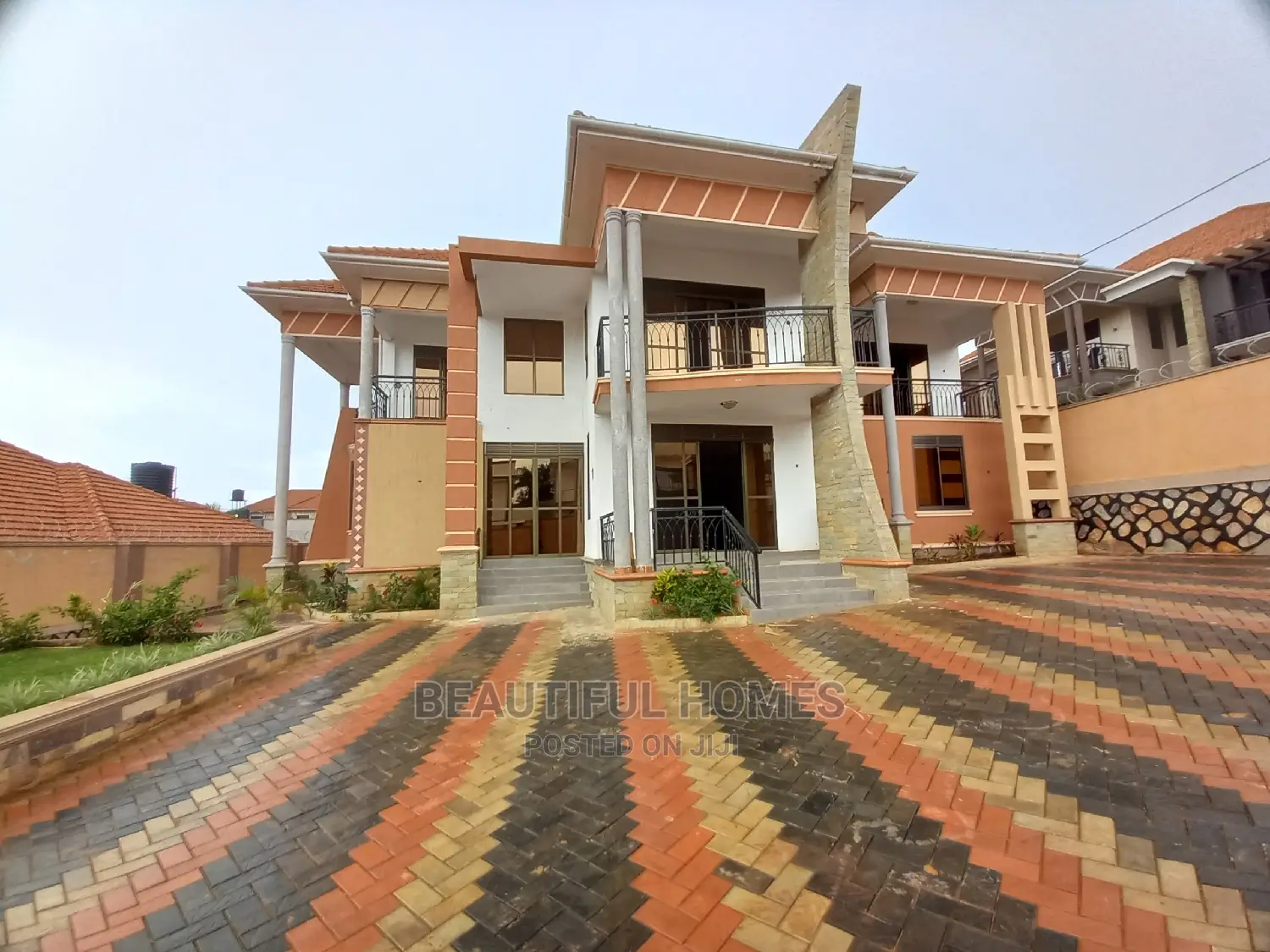 Furnished 6bdrm Mansion in Najjera, Central Division for Sale