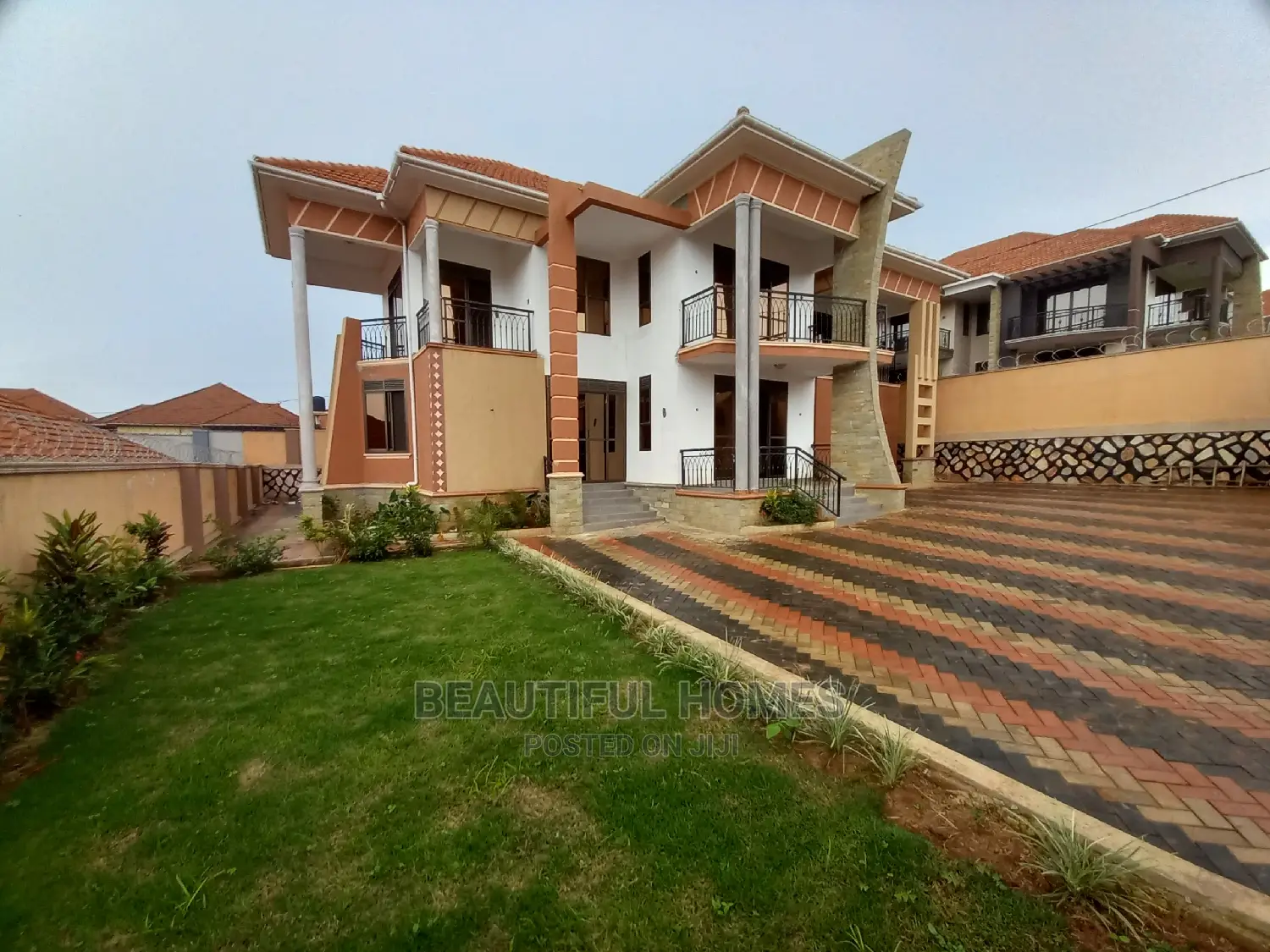 Furnished 6bdrm Mansion in Najjera Tarmack, Central Division for Sale
