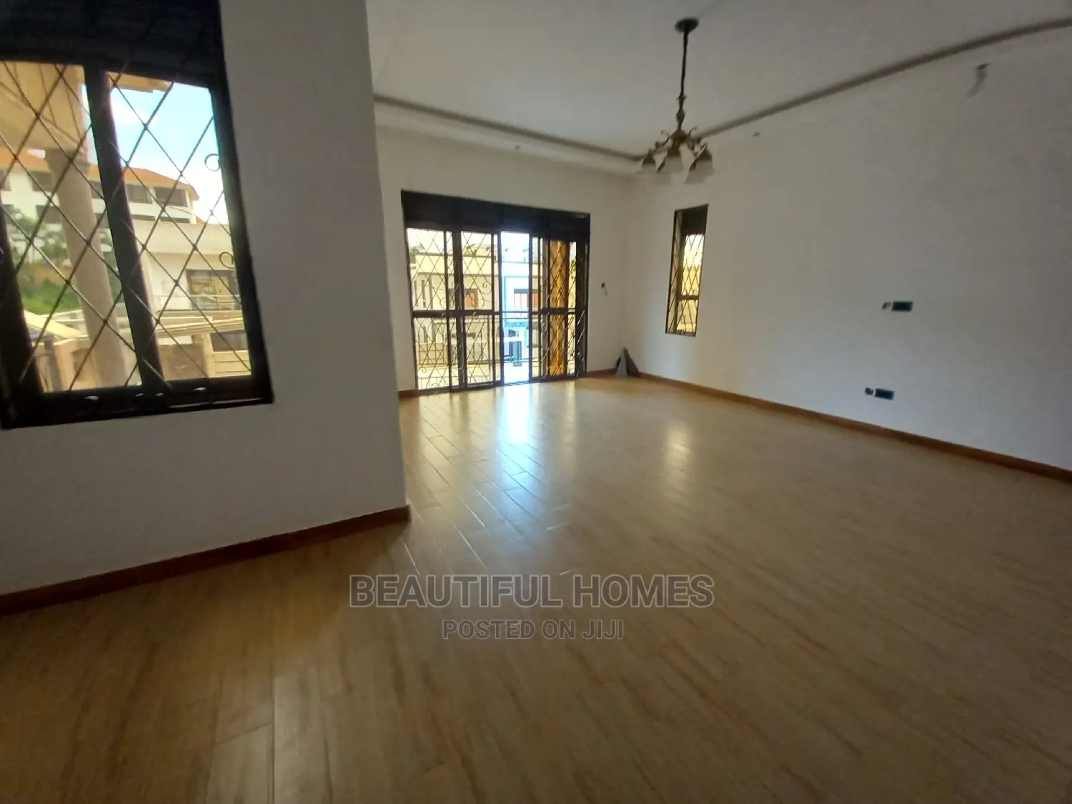 Furnished 6bdrm Mansion in Najjera Tarmack, Central Division for Sale