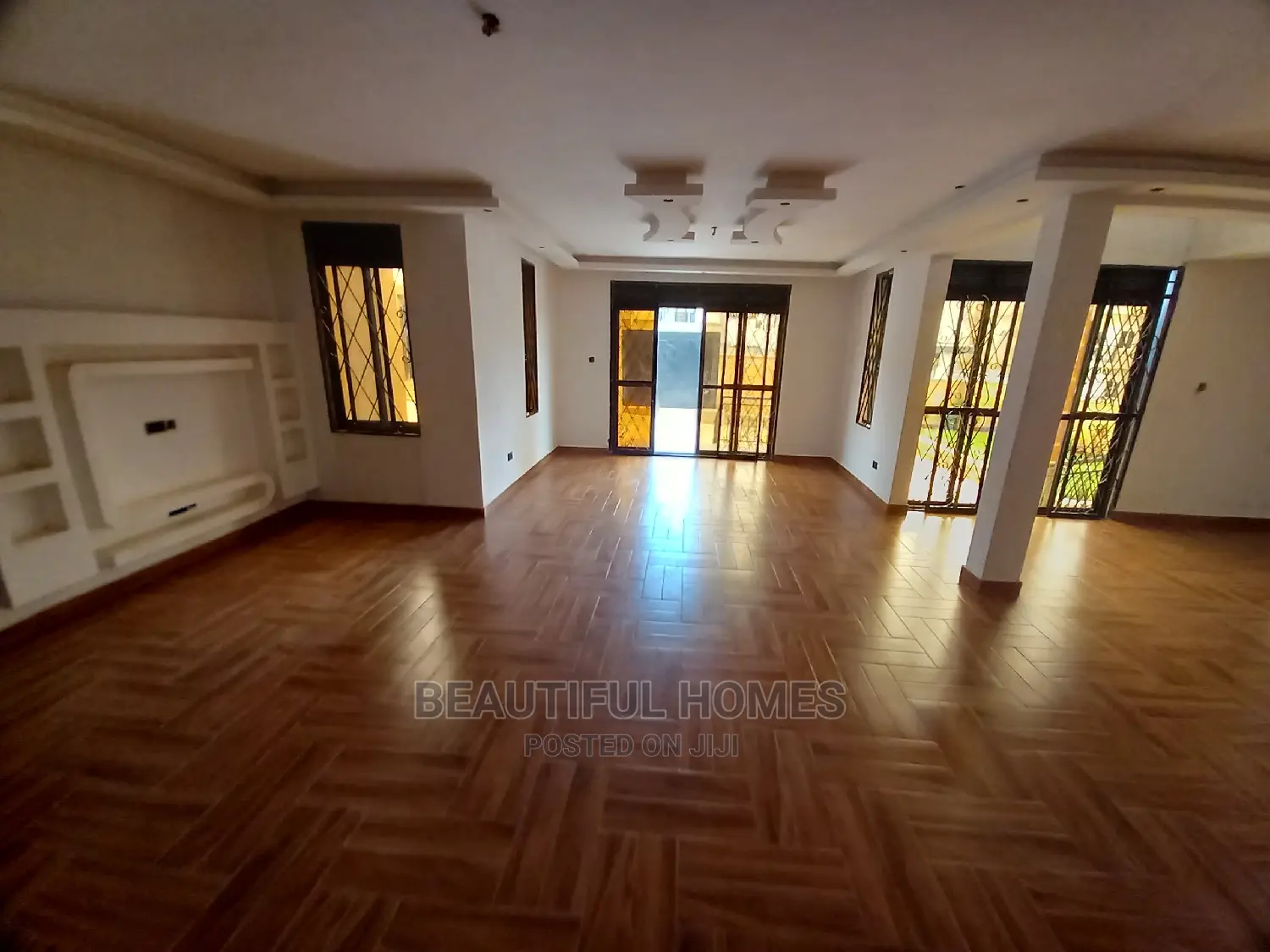 Furnished 6bdrm Mansion in Najjera Corporate, Central Division