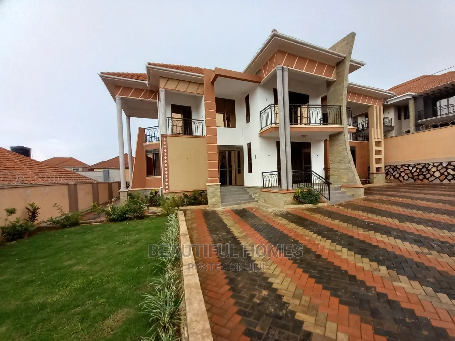 Furnished 6bdrm Mansion in Najjera Corporate, Central Division