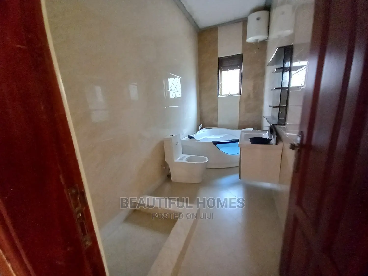 Furnished 6bdrm Duplex in Najjera Executive, Central Division for Sale