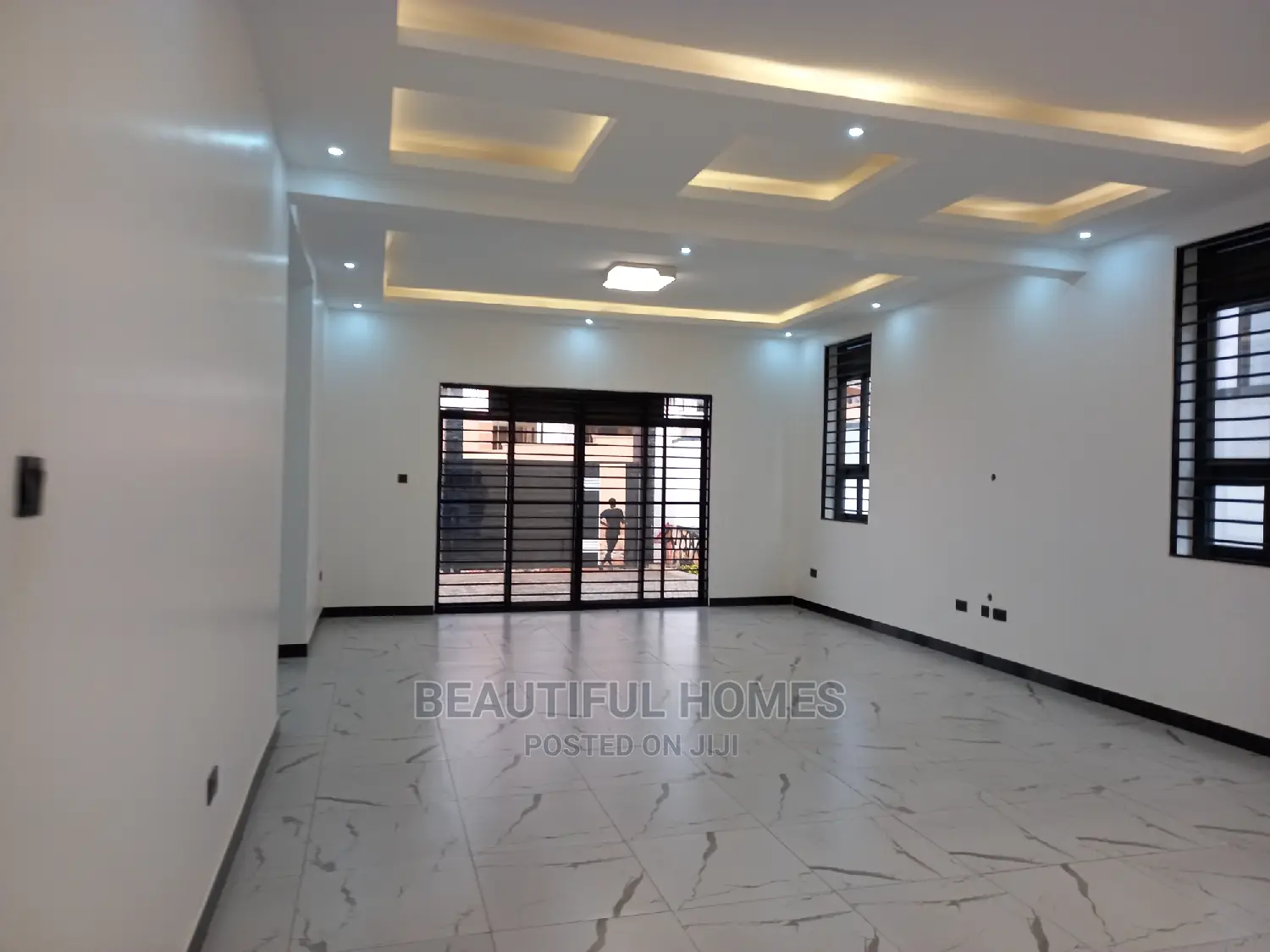 Furnished 6bdrm House in Kira Mamerito Road for Sale