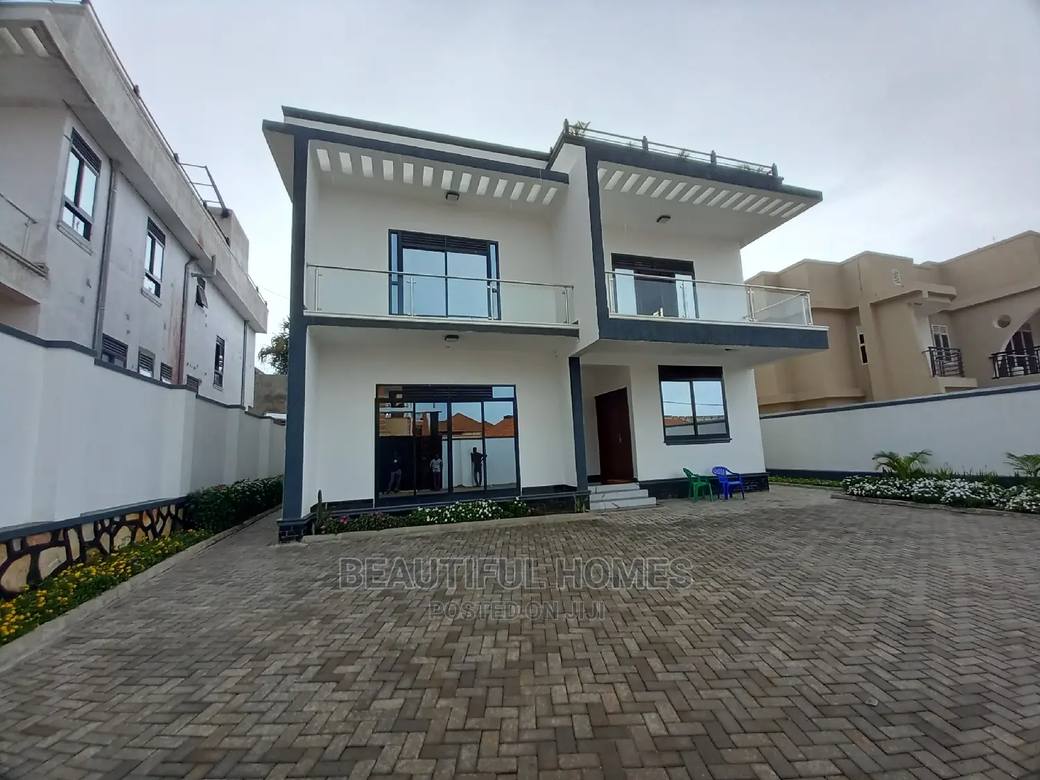 Furnished 6bdrm Mansion in Kira Ministers for Sale