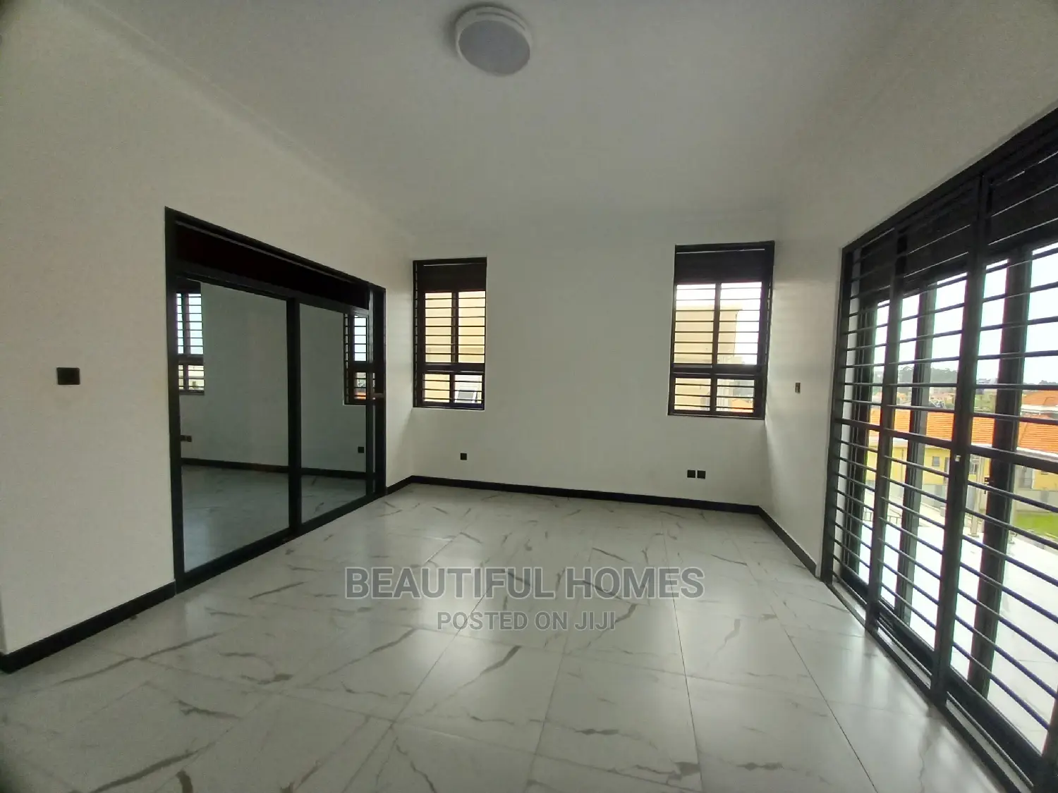 Furnished 6bdrm Mansion in Kira Ministers for Sale