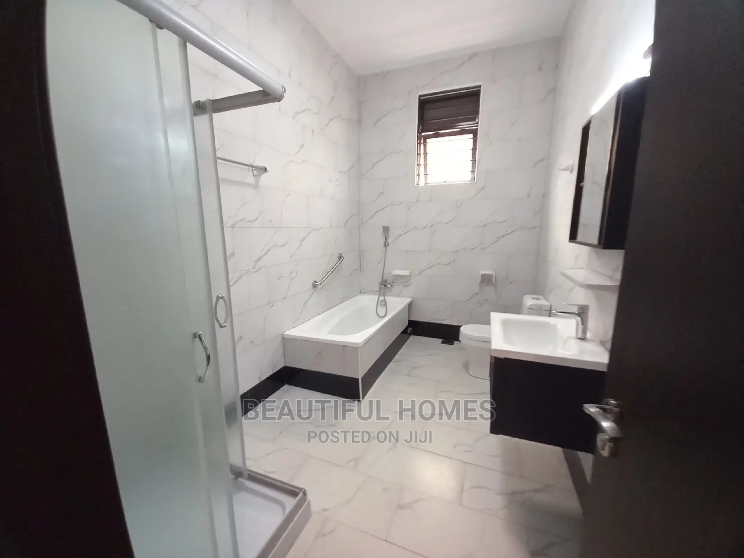 Furnished 6bdrm Mansion in Kira Ministers for Sale